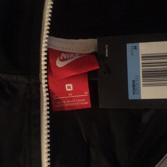 Nike Wind breaker - Picture 3 of 5